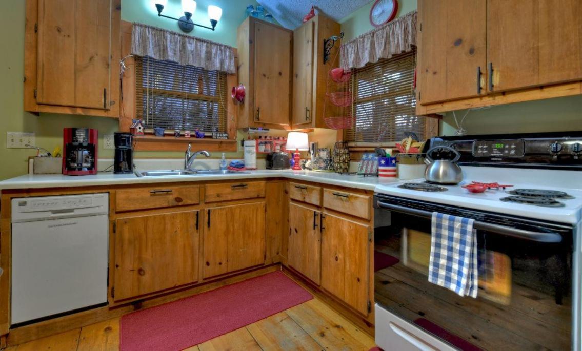American Dream Americana Decor Close To Downtown Blue Ridge Esterno foto