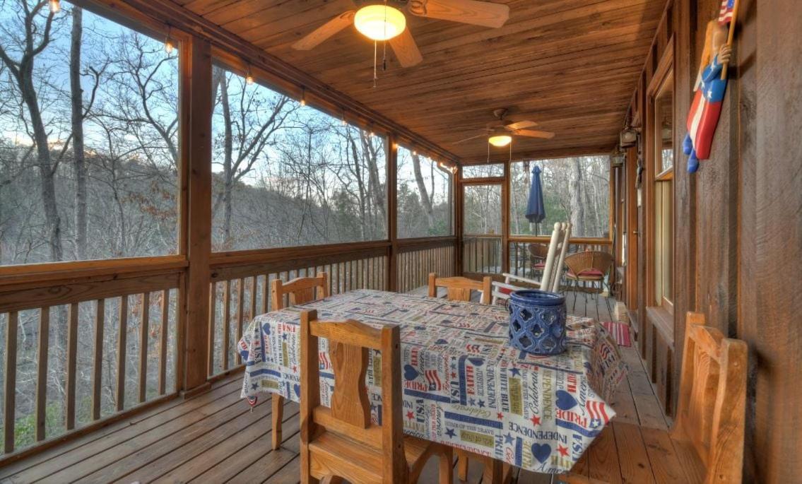 American Dream Americana Decor Close To Downtown Blue Ridge Esterno foto